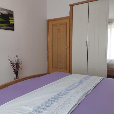 Beautiful Apartment 80 M From The Sea Marusici  部屋 写真
