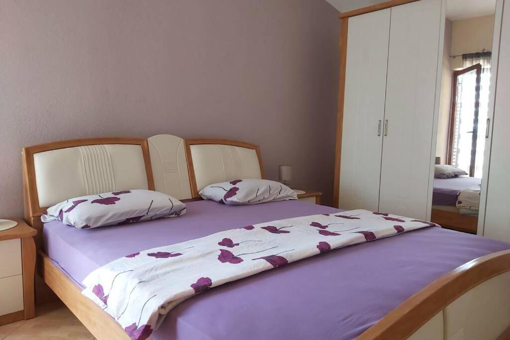 Beautiful Apartment 80 M From The Sea Marusici  エクステリア 写真