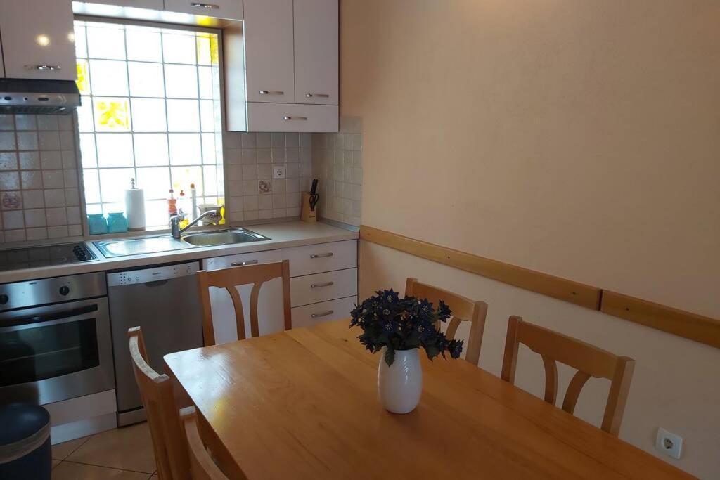 Beautiful Apartment 80 M From The Sea Marusici  エクステリア 写真