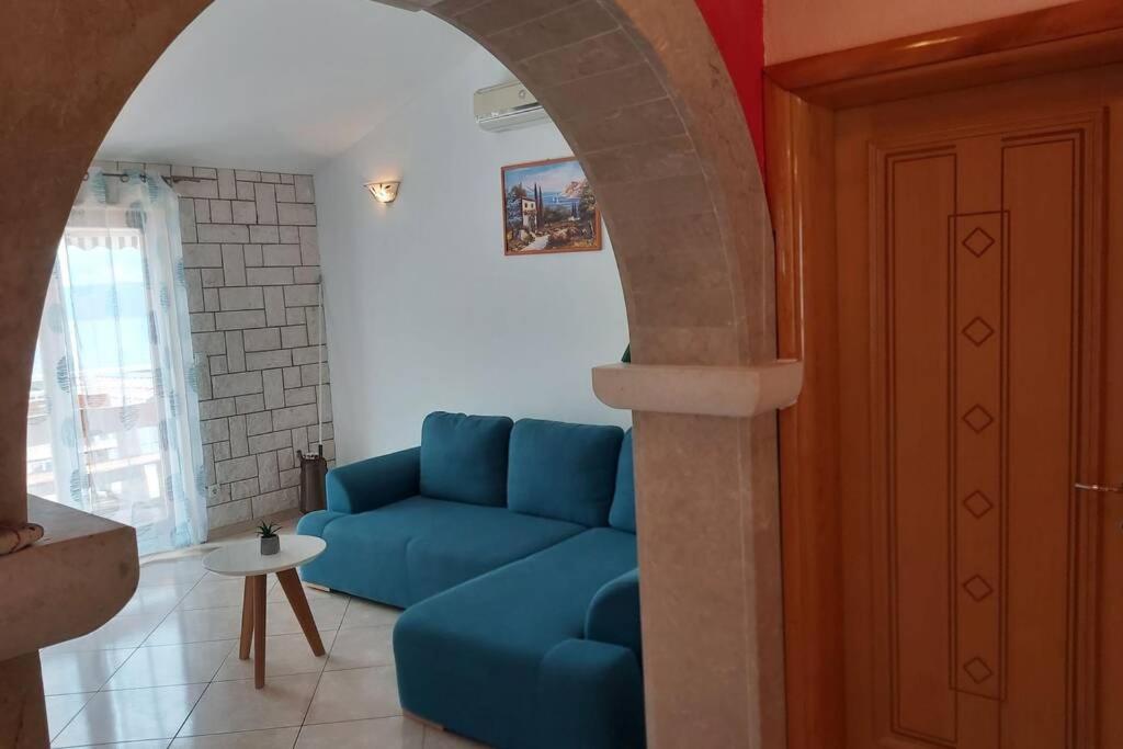 Beautiful Apartment 80 M From The Sea Marusici  エクステリア 写真