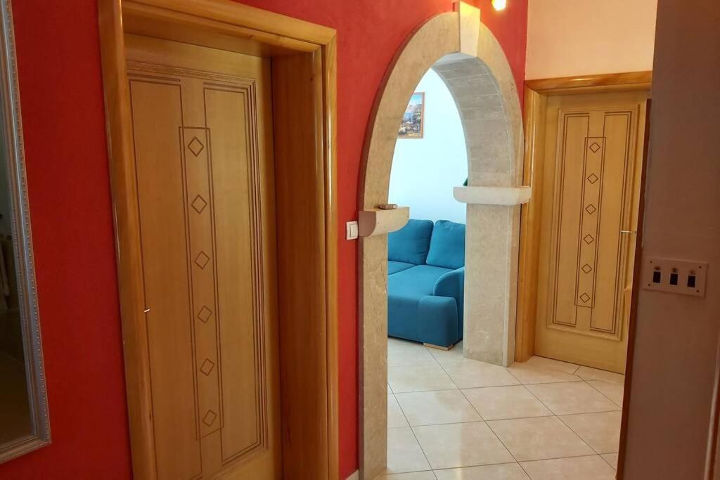 Beautiful Apartment 80 M From The Sea Marusici  エクステリア 写真