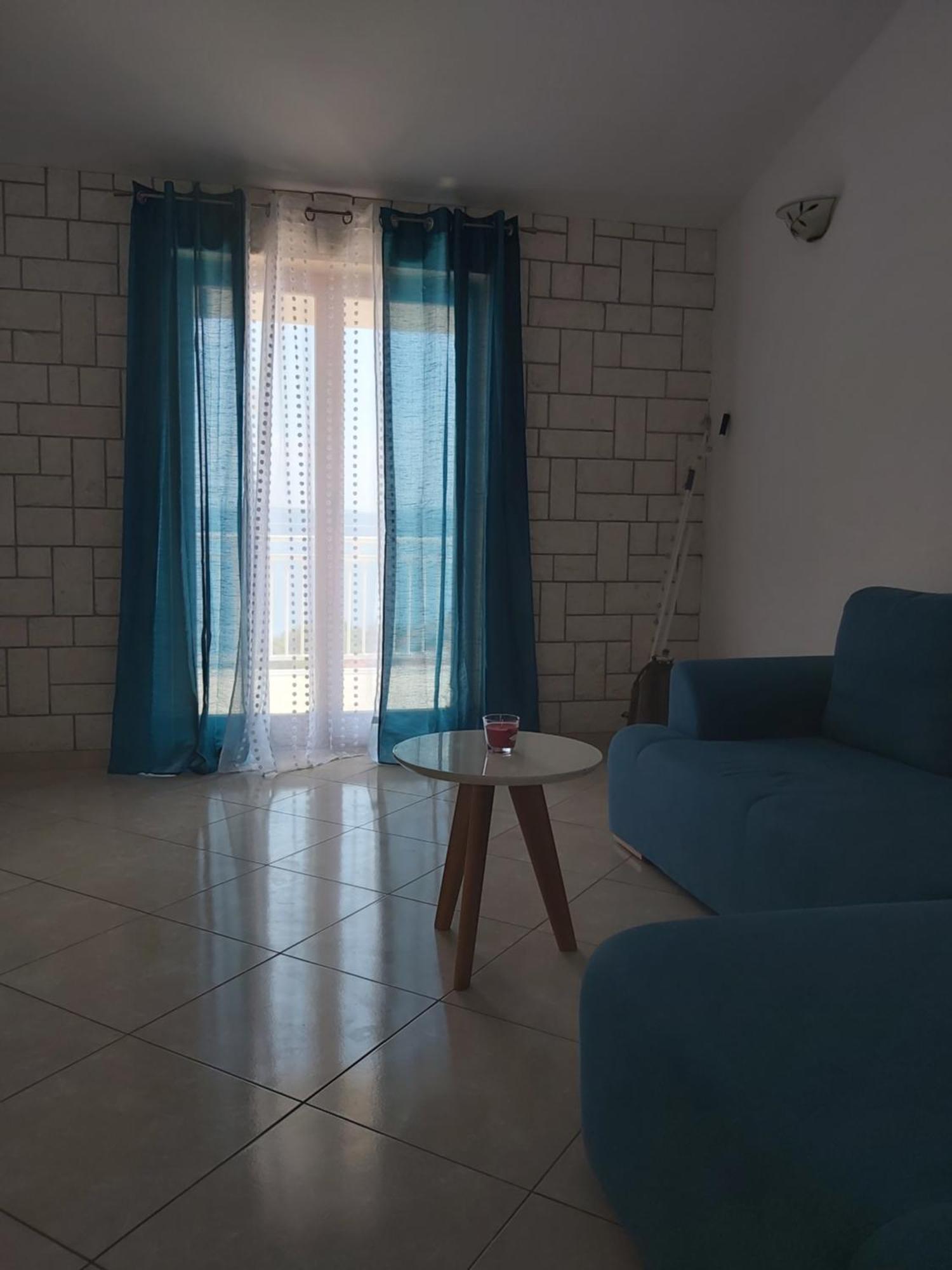 Beautiful Apartment 80 M From The Sea Marusici  部屋 写真